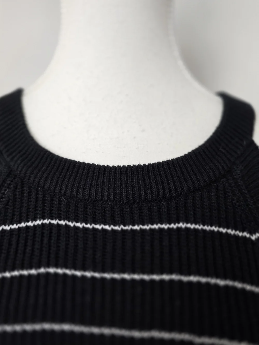 Old Navy Black White Striped Ribbed Knit High Neck Tank Top XL - Picture 4 of 5